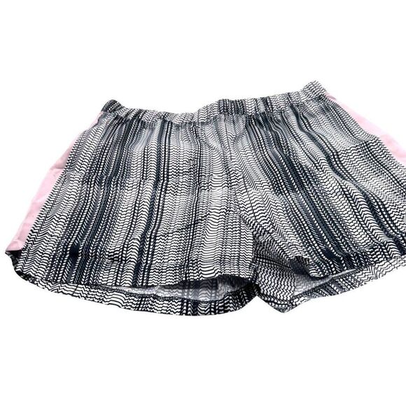 ASICS Women's Ready-Set 3In Graphic Shorts, Black/White - Picture 10 of 12